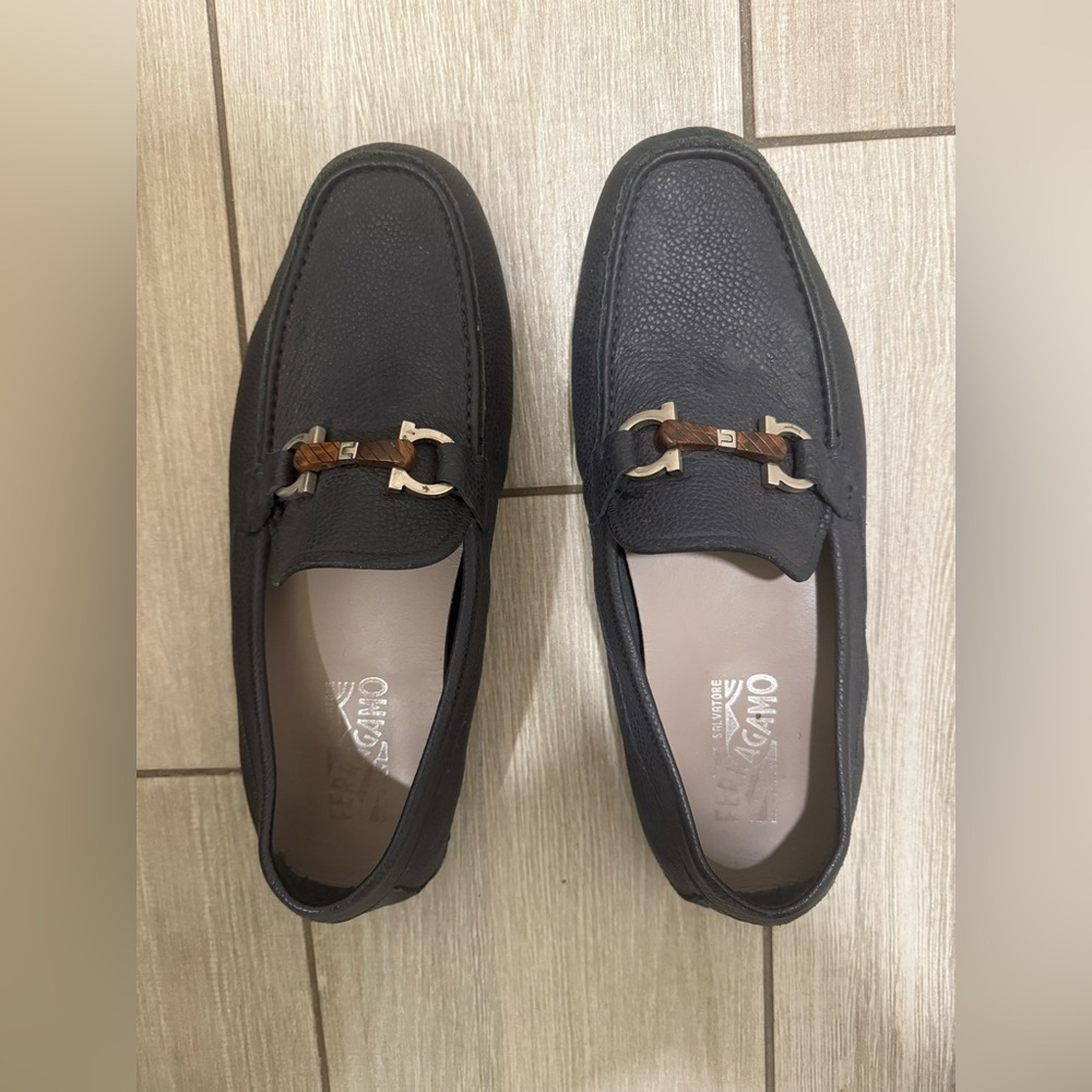 Ferragamo size 9! Amazing condition. Only worn twice.
